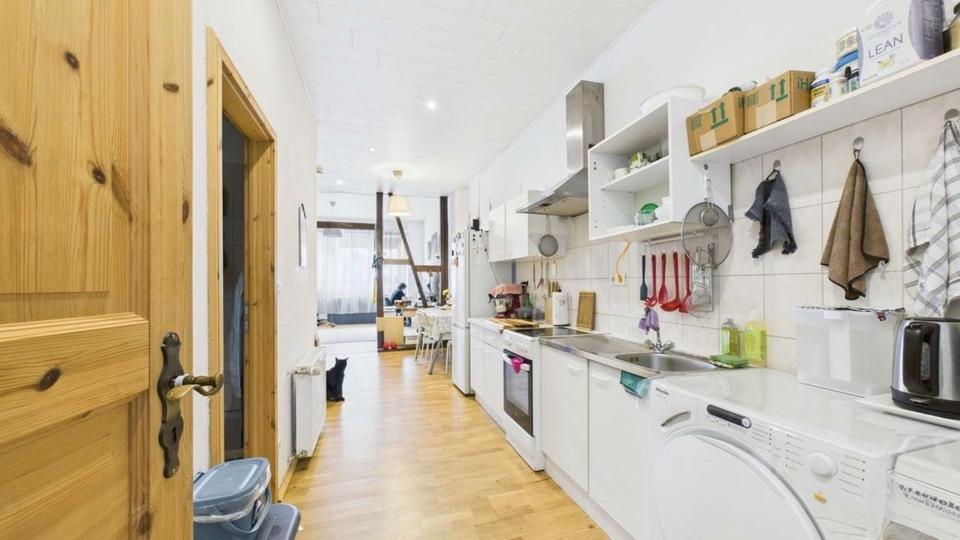 Renditestarkes Paket ca. 6 % - Vier Wohnungen in einem Haus. zimmer