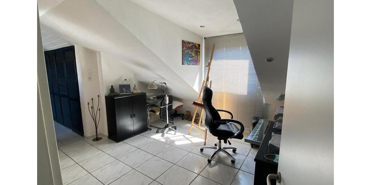 Exklusive Dachgeschosswohnung mit Seeblick 3.5 zimmer