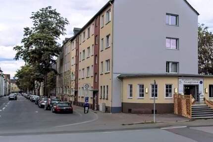 171 m² Wohnung-(en) im Erdgeschoss: modernisiertes Mehrfamilienhaus mit Eigennutzungsoption. 1 zimmer