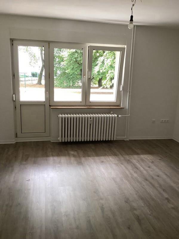 Helle 3 Zimmerwohnung mit Balkon im Hochparterre zimmer