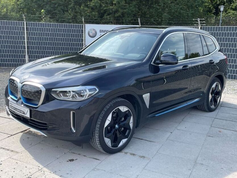 iX3