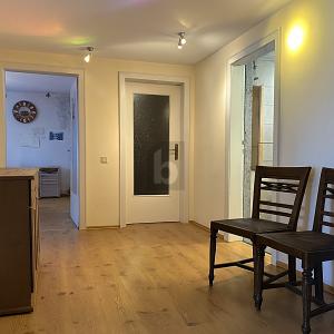 GROßE WOHNUNG MIT BALKON UND ABSTELLKAMMERN 3 zimmer
