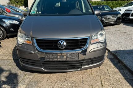 VW Touran 89.250 km 5.750 &euro; Castrop-Rauxel 44577