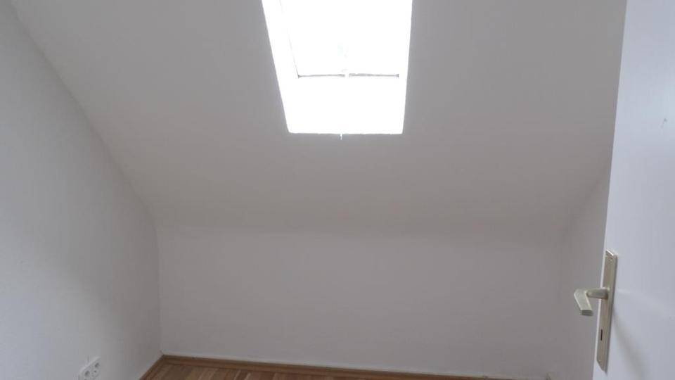 4 Zimmer - schnuckelig aufgeteilt ? Bitte sehr ! :-) Frei ab sofort, provisionsfrei ! zimmer