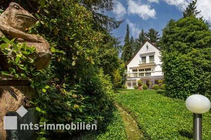 Haus zum Kaufen in Kronberg 1.480.000 € 250 m²