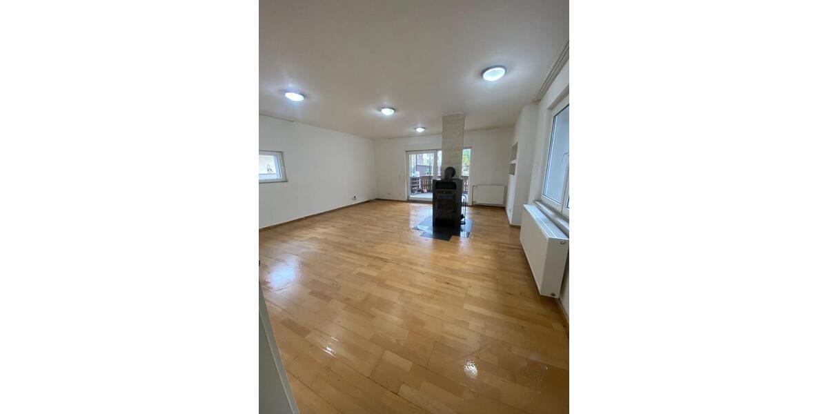 Erdgeschoßwohnung Oberhausen - 1 Zimmer, 110 m&sup2;, 1.425&euro; | Angebot:25967591