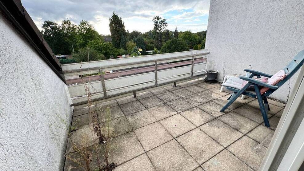 Geräumige Maisonette Eigentumswohnung mit Garten, 2 Balkonen und Garage