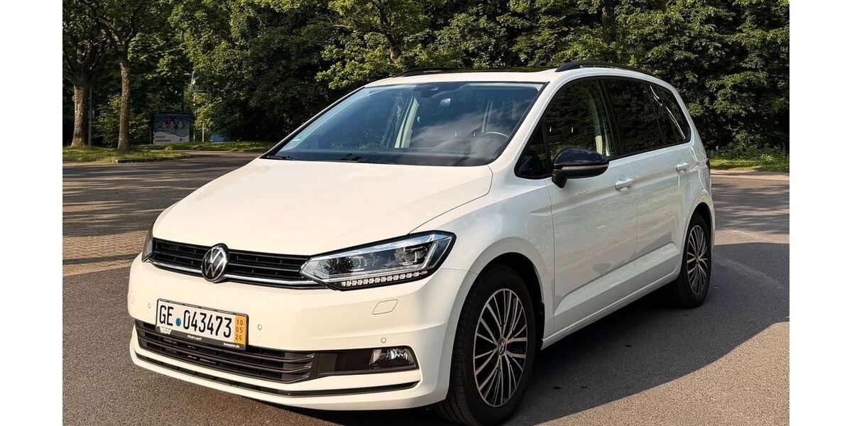 VW Touran 159.902 km 18.749 &euro; Herne 44651