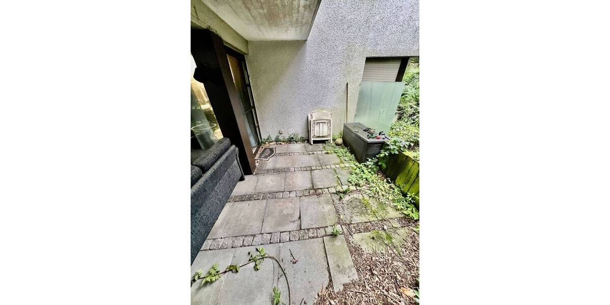 Schöne kleine Tiefpaterren-Wohnung mit Terasse und kleinem Gartenanteil in Bestlage - Klosterviertel 2 zimmer