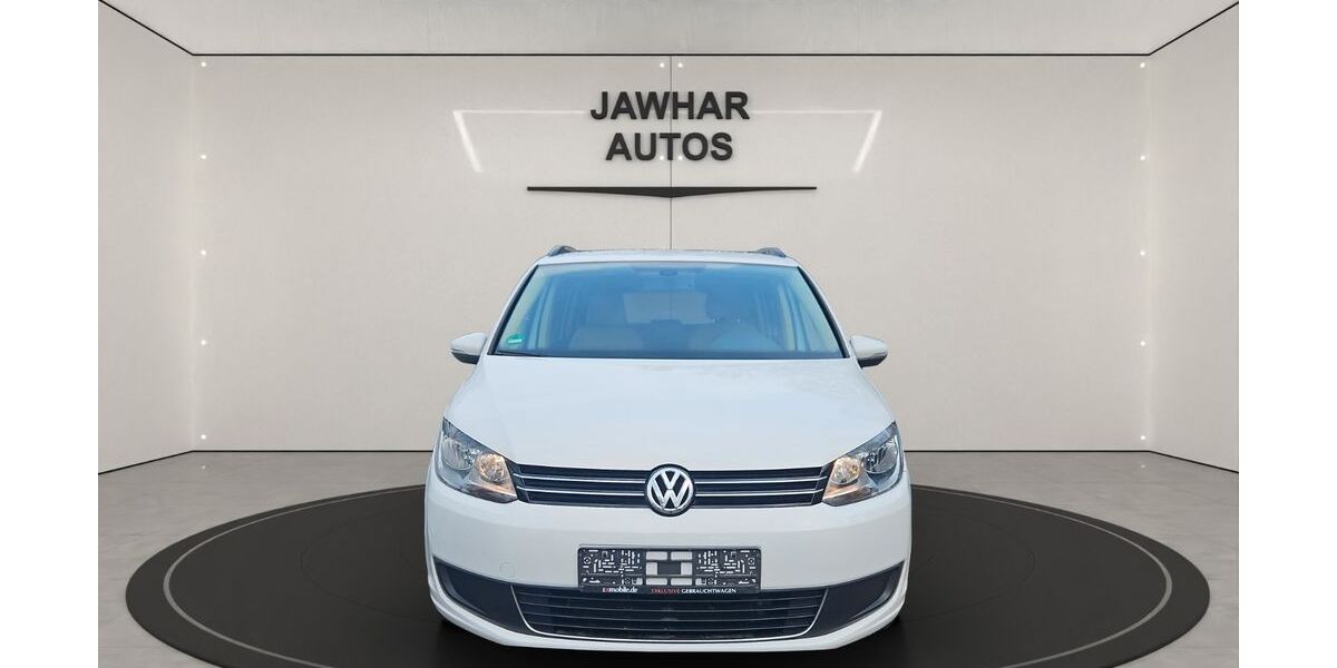 VW Touran 136.579 km 8.990 &euro; Bottrop 46236