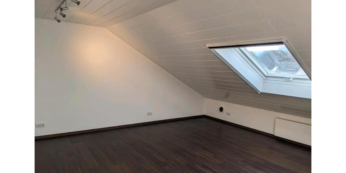 Dachgeschoßwohnung Dortmund Aplerbeck - 2.5 Zimmer, 100 m&sup2;, 900&euro; | Angebot:27552015