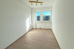 Stilvoll modernisierte 3,5-Zimmer-Wohnung mit Balkon, Aufzug und Stellplatz