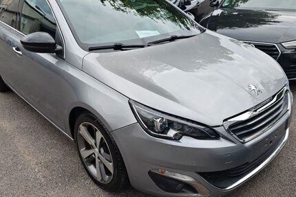 Peugeot 308 169.000 km 6.900 € Essen 45136