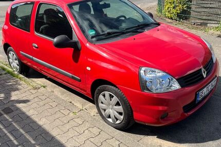 Renault Clio 63.413 km 2.500 &euro; Gelsenkirchen 45894