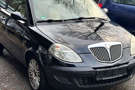 Lancia Ypsilon 123.000 km 1.990 &euro; Essen 45145