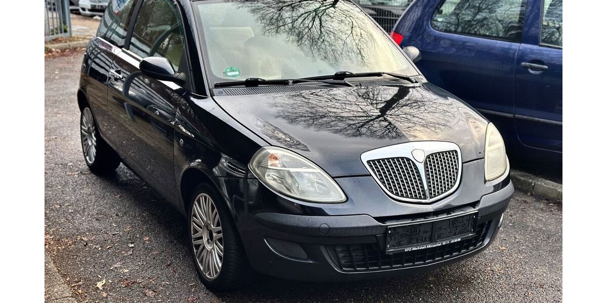 Lancia Ypsilon 123.000 km 1.990 &euro; Essen 45145