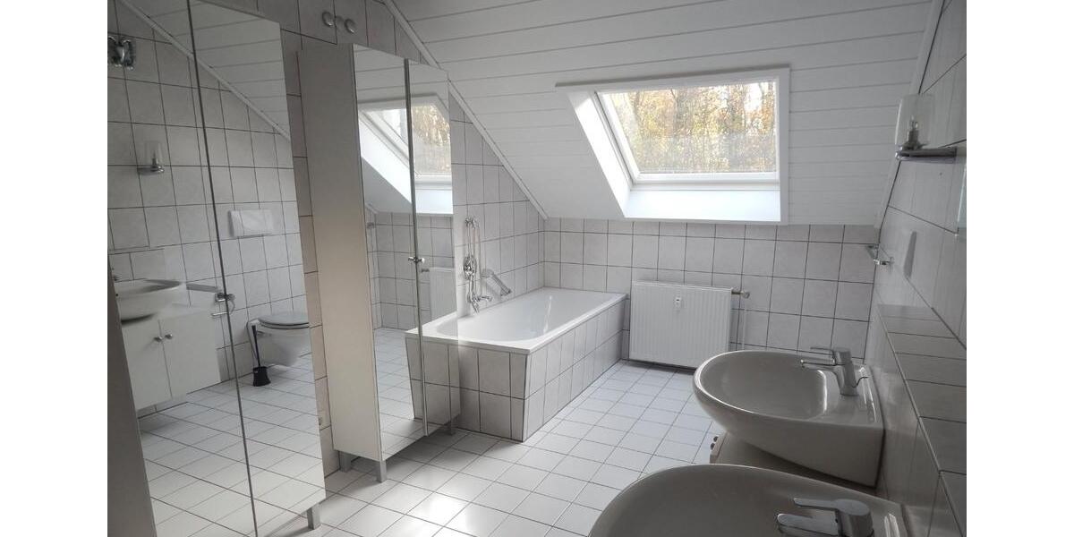 Dachgeschoßwohnung Dortmund Aplerbeck - 3.5 Zimmer, 105 m&sup2;, 995&euro; | Angebot:26428265