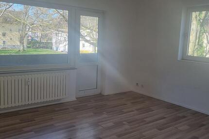 Wohnung Gelsenkirchen Gelsenkirchen-West - 4 Zimmer, 77 m&sup2;, 620&euro; | Angebot:25784478