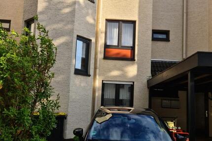 Reihenmittelhaus mit 2 vermieteten Wohneinheiten 150m²