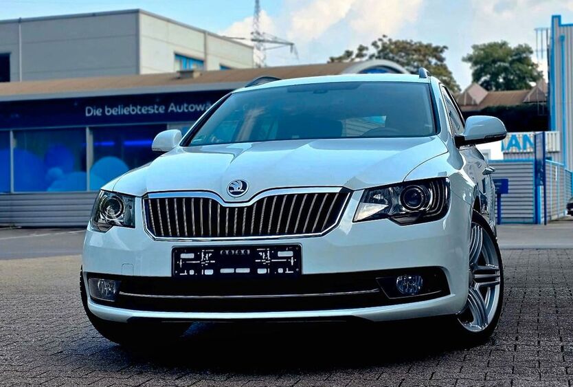 Skoda Superb 172.000 km 11.900 € Mülheim an der Ruhr 45473