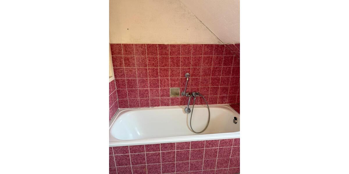 Dachgeschoßwohnung Gelsenkirchen Gelsenkirchen-Nord - 2 Zimmer, 77 m&sup2;, 450&euro; | Angebot:25796051