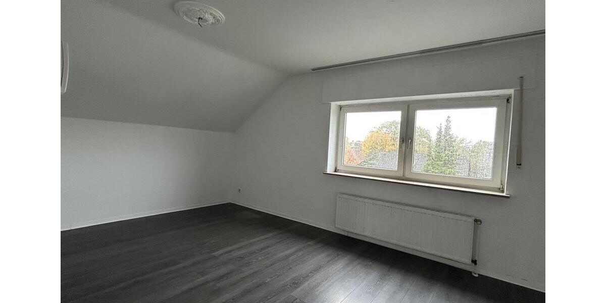 Helle und geräumige 4-Zimmer-Wohnung im Dachgeschoss – Ihr neues Zuhause in Dorsten 4 zimmer