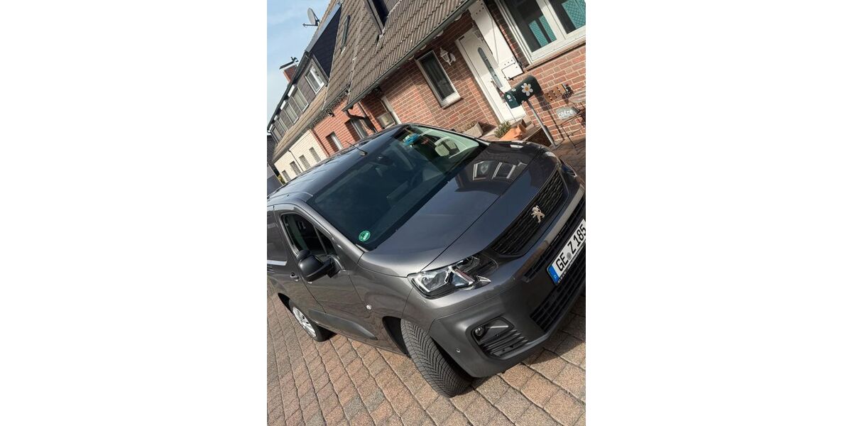 Peugeot Partner 118.000 km 11.399 &euro; Gelsenkirchen 45892
