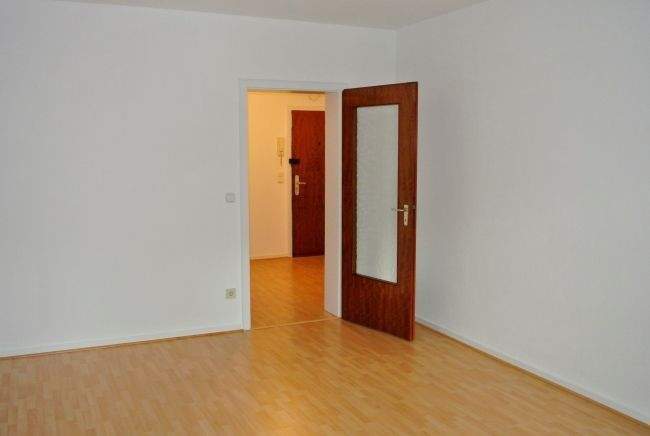 schickesgepflegtes und renoviertes Großraum-Apartment mit Balkon **Hochparterre 1 zimmer