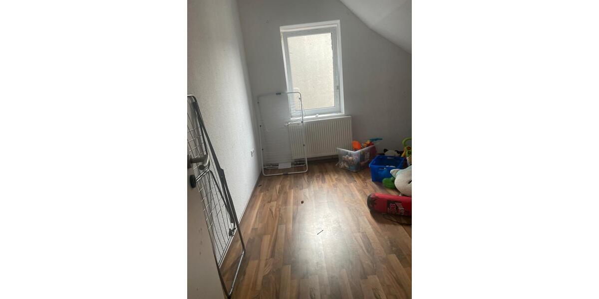 Dachgeschoßwohnung Gelsenkirchen Gelsenkirchen-Mitte - 3 Zimmer, 85 m&sup2;, 1.000&euro; | Angebot:26702230