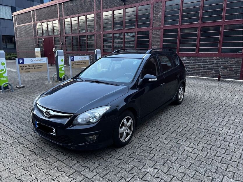 Hyundai i30 125.000 km 3.500 € Essen 45899