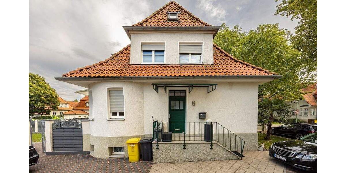 Wohnen in der Gartenstadt mit schönem Garten, Palmen, Garage 6 zimmer