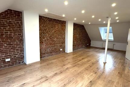 Helle 3,5 Zimmerwohnung Dachgeschoss zentral in Gladbeck Mitte 3.5 zimmer