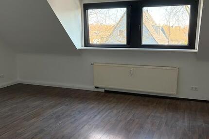 Nichtraucher DG Wohnung renoviert 3 zimmer