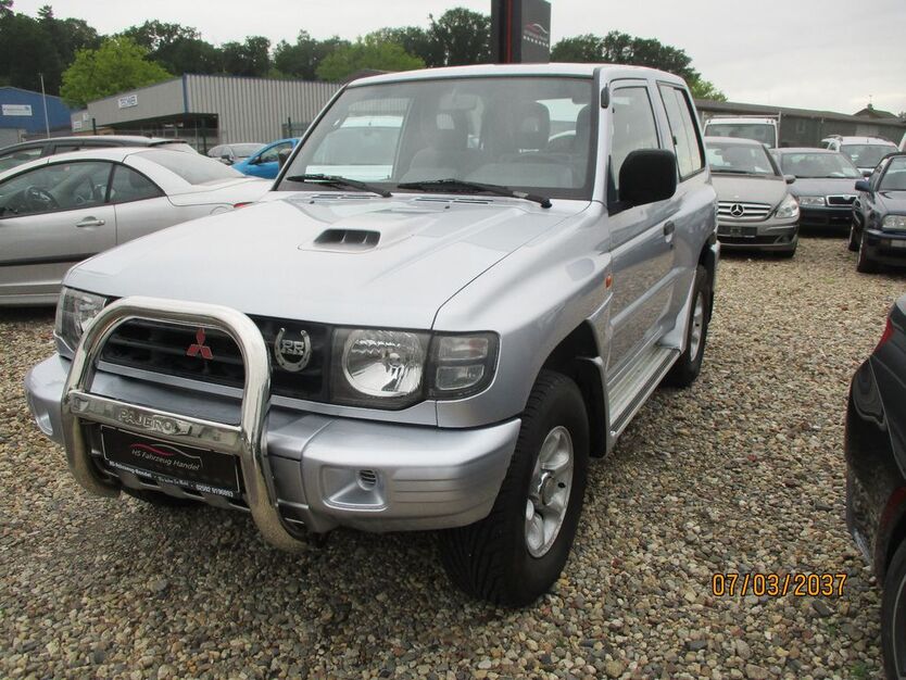 Mitsubishi Pajero 214.521 km 9.999 € Selm 59379