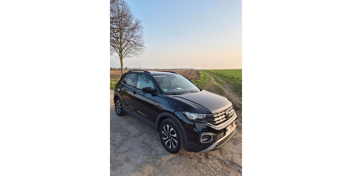 VW T-Cross 93.879 km 14.785 &euro; Recklinghausen 45659