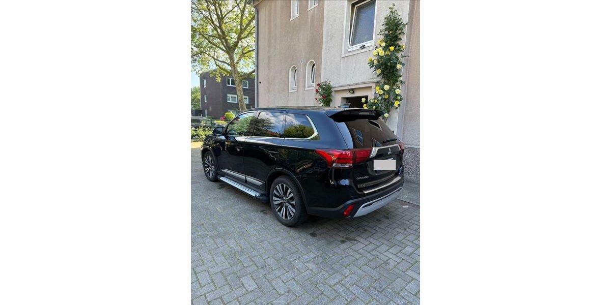 Mitsubishi Outlander 56.000 km 22.999 &euro; Gelsenkirchen 45899