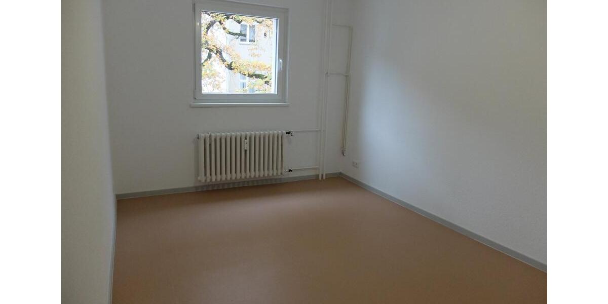 83 qm Charlottenburg aufwendig saniert mit Option auf Stellplatz. 3 zimmer