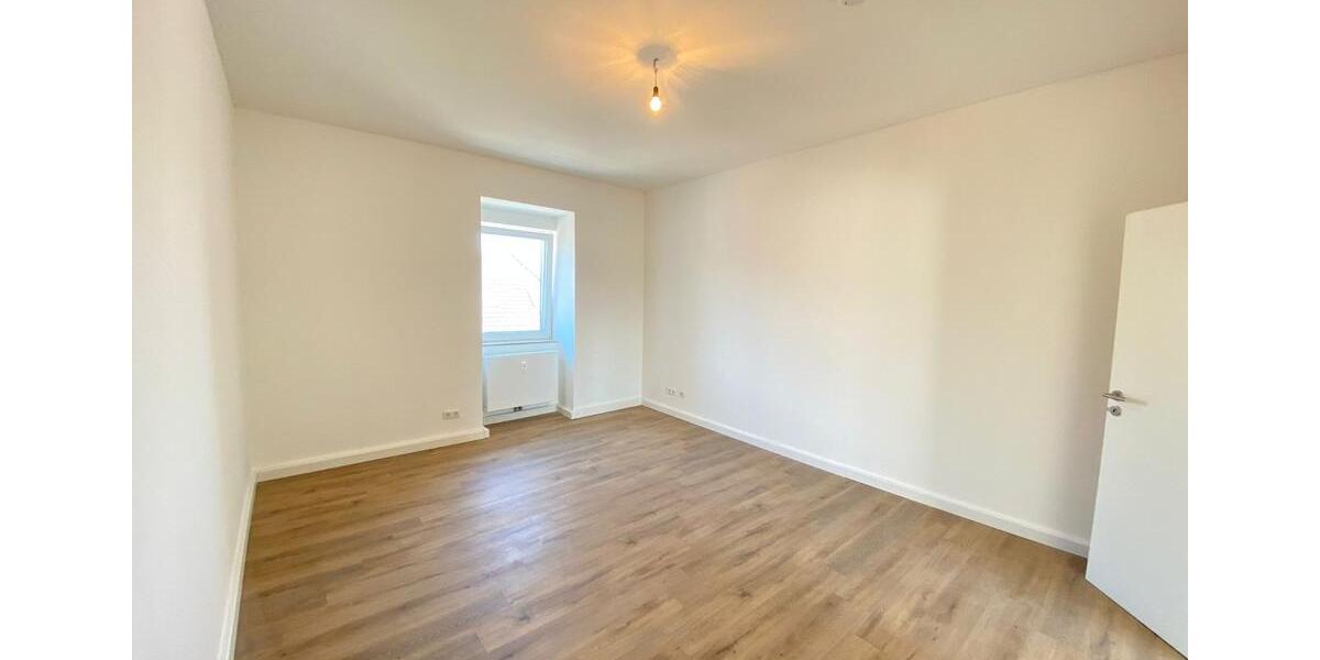 Tolle Dachgeschoss-Wohnung inkl. Terrasse und Einbauküche 3.5 zimmer