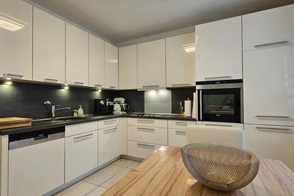 Helle, modernisierte 3,5-Raum-Wohnung mit Balkon & EBK – Nähe Uni 3 zimmer