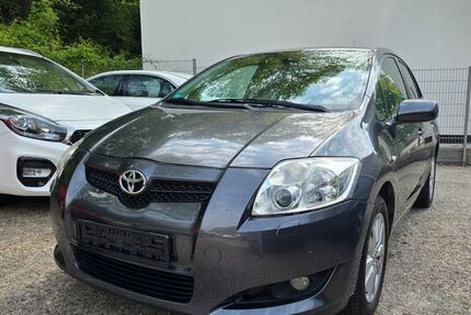 Toyota Auris 124.000 km 6.300 &euro; Essen 45144