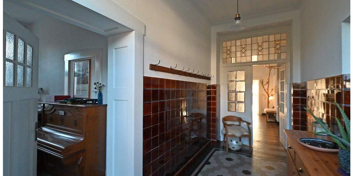 Eine echte Rarität! Historisches Pfarrhaus auf tollem Grundstück in Bochum-DahlhausenLinden 1 zimmer