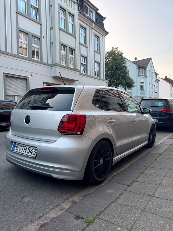 VW Polo 129.000 km 6.400 € Velbert 42553