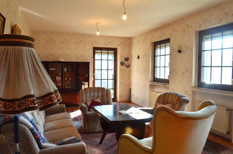 Großzügiges 2 Familien-Doppel-Landhaus mit Nebengebäuden und Pool in sonniger Hanglage! 8 zimmer