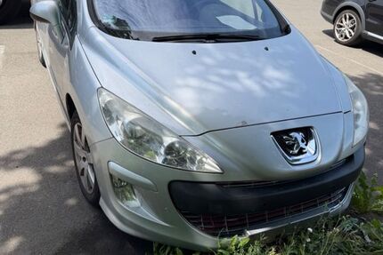 Peugeot 308 148.000 km 950 &euro; Wuppertal 42285