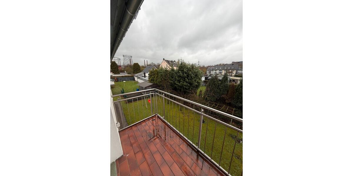 Etagenwohnung Essen Stadtbezirk VI - 4 Zimmer, 100 m&sup2;, 1.100&euro; | Angebot:25596582