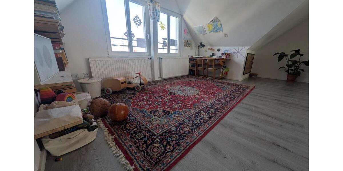 Dachgeschoßwohnung Bochum Günnigfeld - 4 Zimmer, 110 m&sup2;, 1.175&euro; | Angebot:26488136