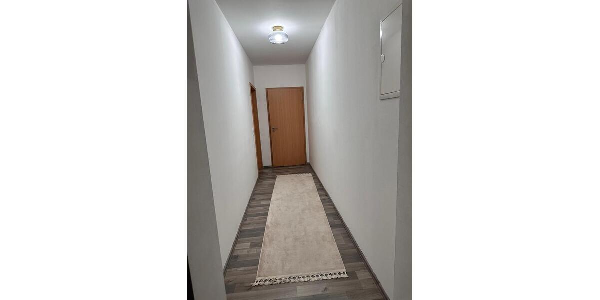 großzügige DG-Wohnung: 3 Zimmer plus Wohnküche, modernes Bad 3 zimmer