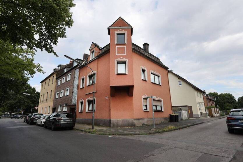 Dreifamilienhaus mit Doppelgarage in Wanne