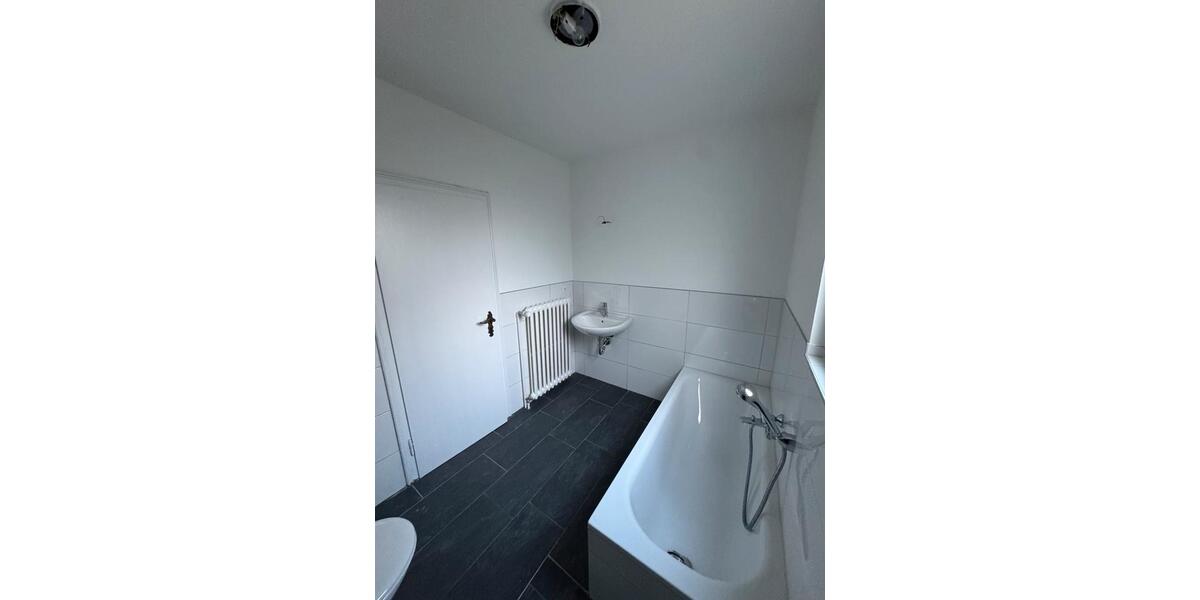 Etagenwohnung Gelsenkirchen Gelsenkirchen-Nord - 1 Zimmer, 100 m&sup2;, 900&euro; | Angebot:25656524