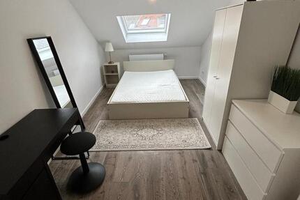 ‼️Möbliertes WG-Zimmer in kernsanierter DG-Wohnung mit Einbauküch